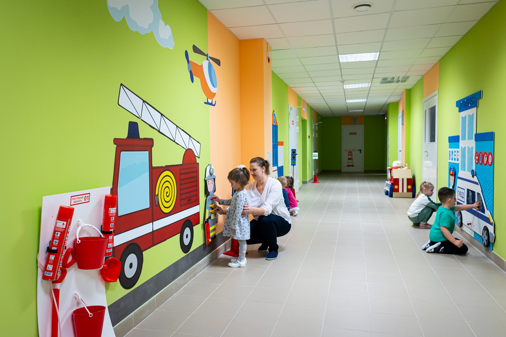 Оформление стен в детском саду Оформление стен в детском саду